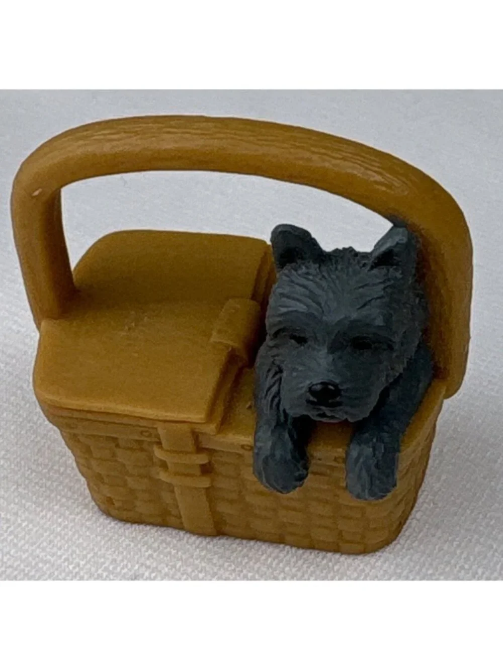 Madame Alexander Wizard of Oz Toto in Basket Vintage McDonalds Toy Collectible